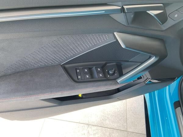Audi RS3 Limousine in Miami Blue(MT)
