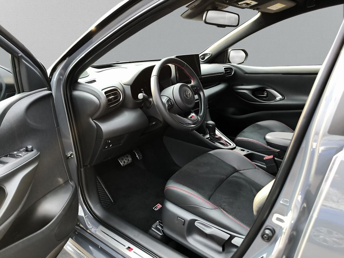 Toyota Yaris 1,5-l-VVT-iE Hybrid Syst. 96 kW (130 PS) 5-Türer GR Sport