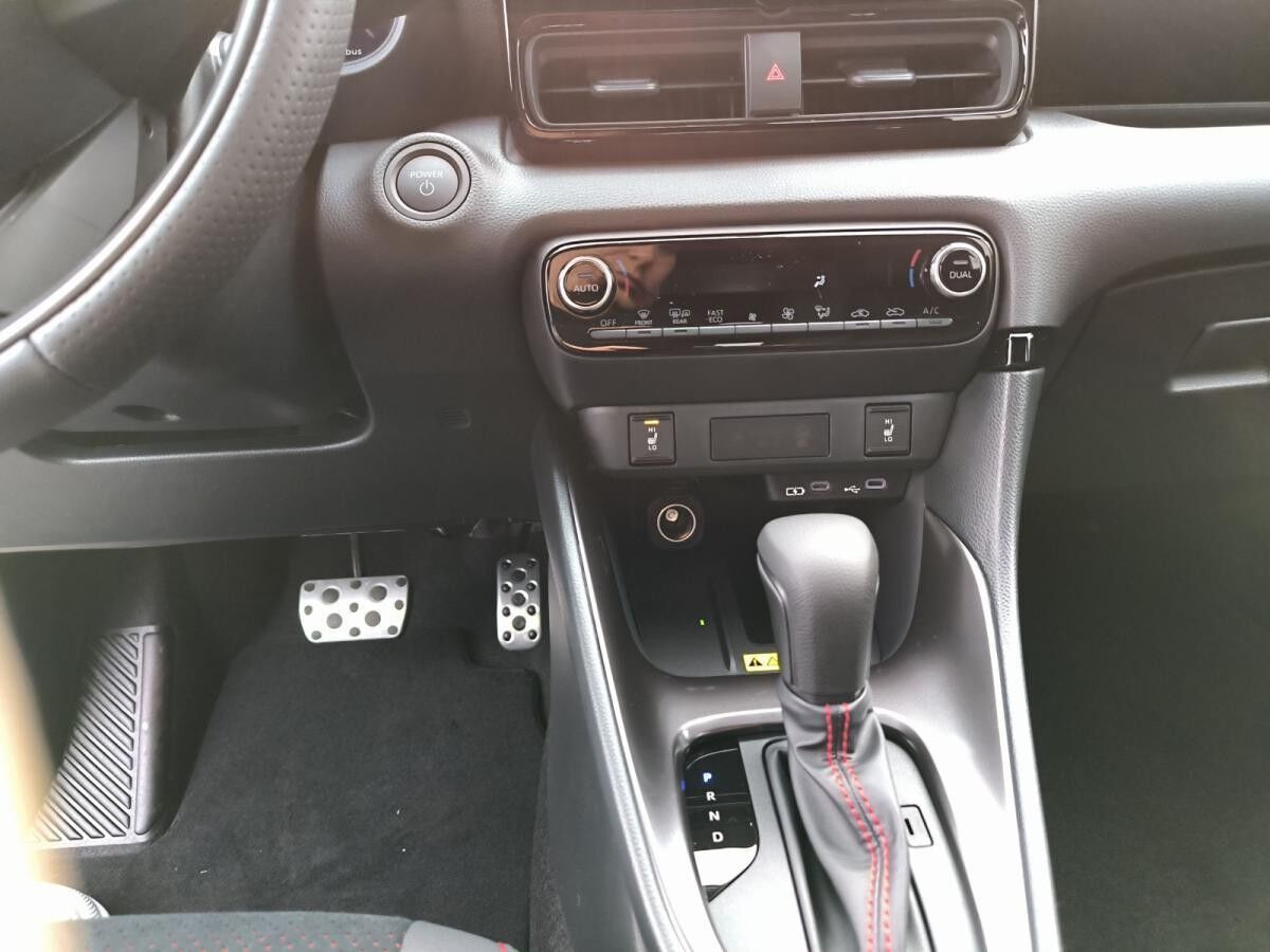 Toyota Yaris 1,5-l-VVT-iE Hybrid Syst. 96 kW (130 PS) 5-Türer GR Sport