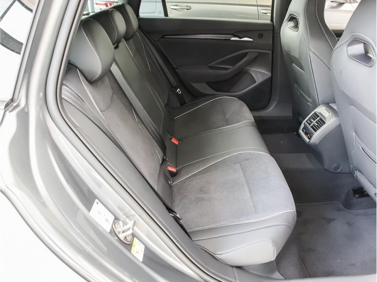 Skoda Superb 1.5 TSI iV Sportline DSG AHK RüKa