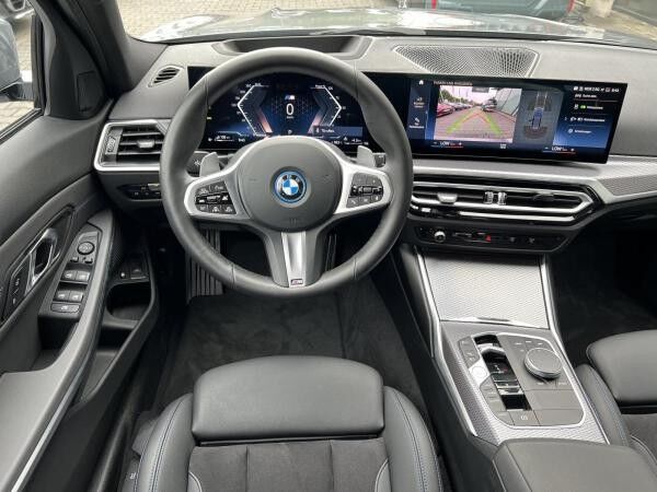 BMW 330 e xDrive Touring M Sport DrivingAssistantProf HiFi