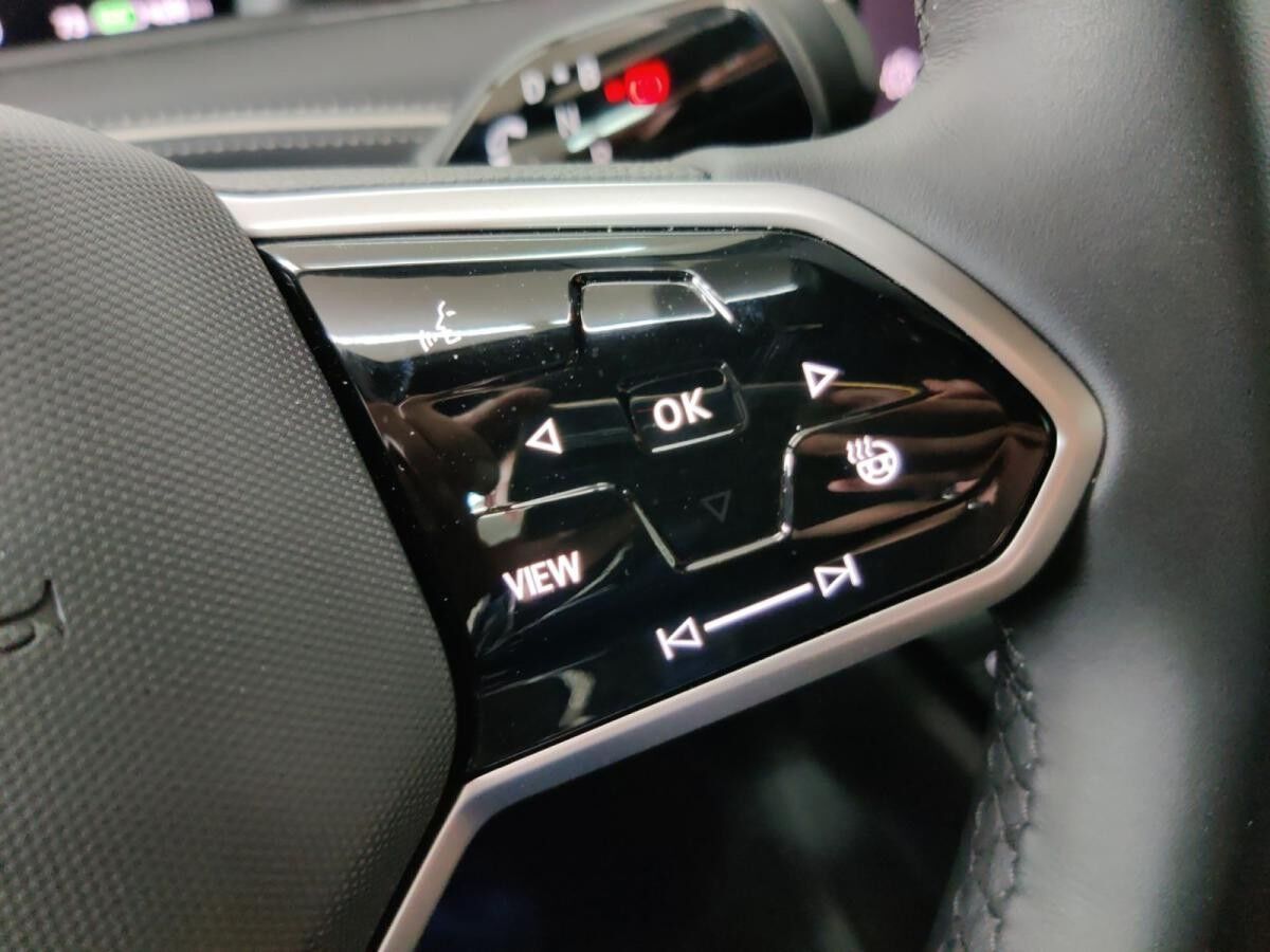 Volkswagen ID.7 Tourer Pro h/AHK/Matrix/Wärmepu/01.30Garantie