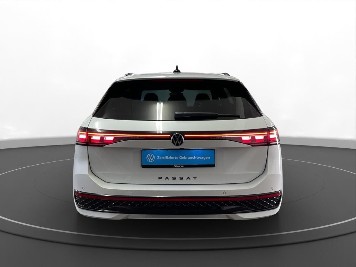 Volkswagen Passat Variant 1.5 eHybrid R-Line AHK Pano Matrix LM 1