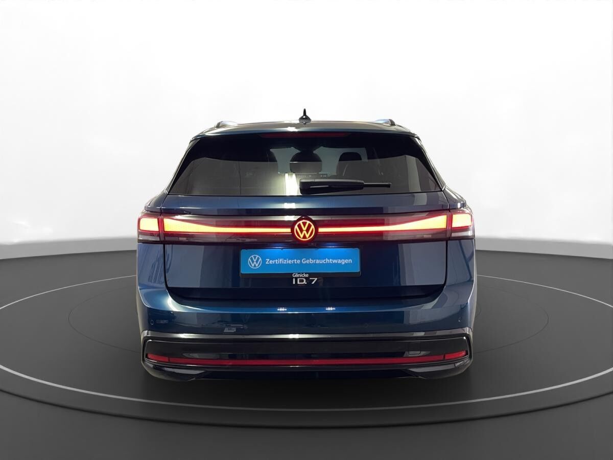 Volkswagen ID.7 Tourer Pro AHK Matrix LM 20" Navi ACC App-Connect