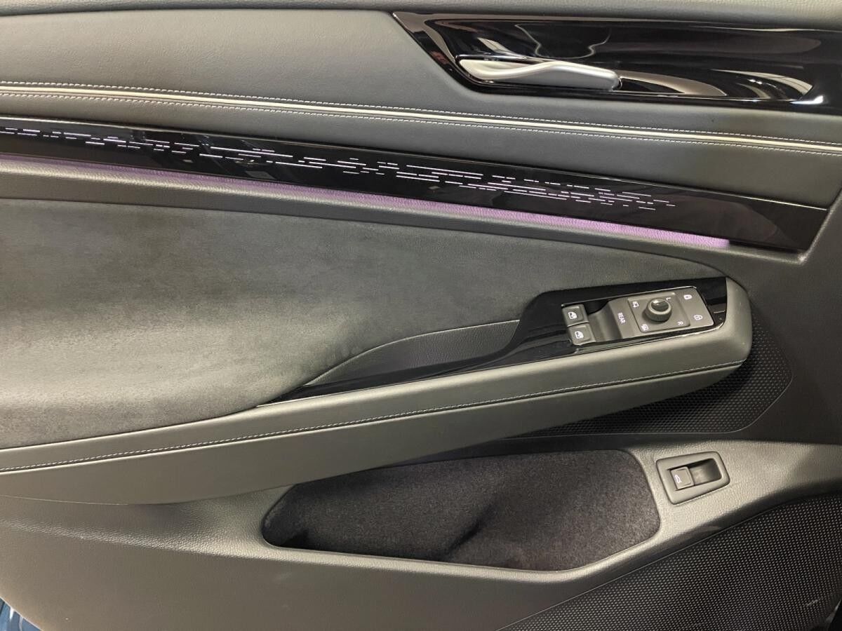 Volkswagen ID.7 Tourer Pro AHK Matrix LM 20" Navi ACC App-Connect