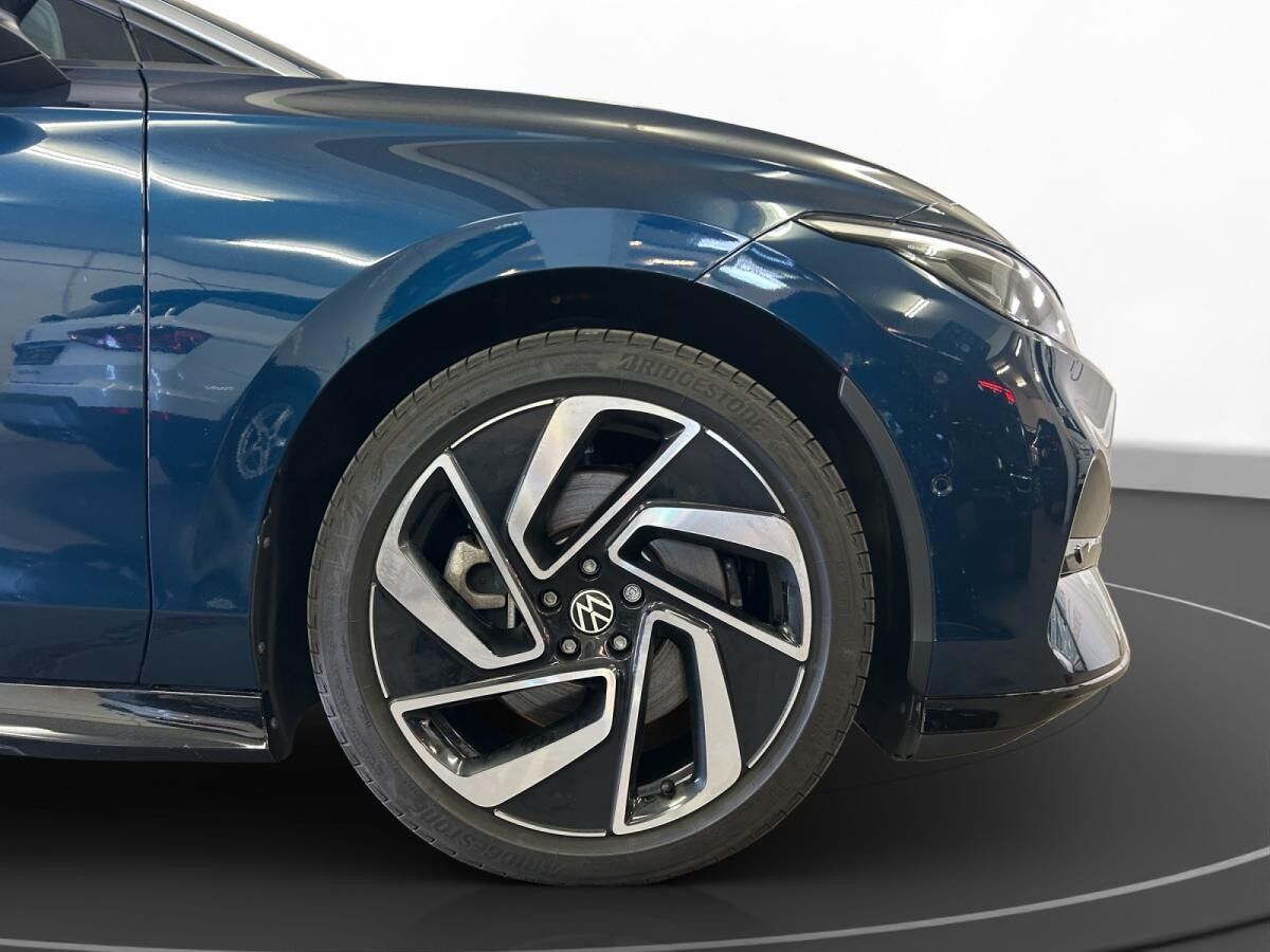 Volkswagen ID.7 Tourer Pro AHK Matrix LM 20" Navi ACC App-Connect