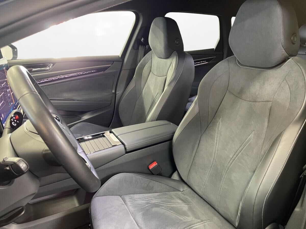 Volkswagen ID.7 Tourer Pro AHK Matrix LM 20" Navi ACC App-Connect