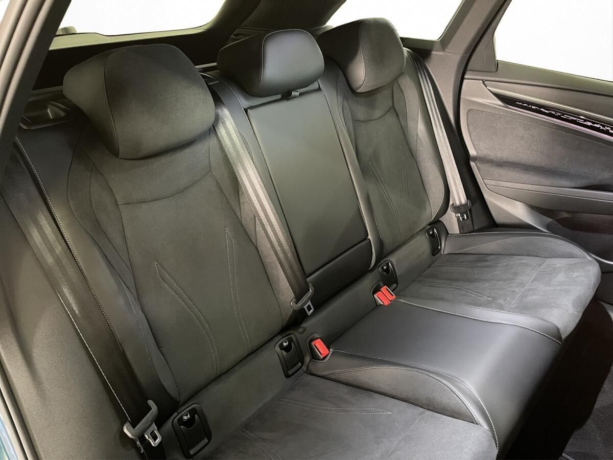 Volkswagen ID.7 Tourer Pro AHK Matrix LM 20" Navi ACC App-Connect