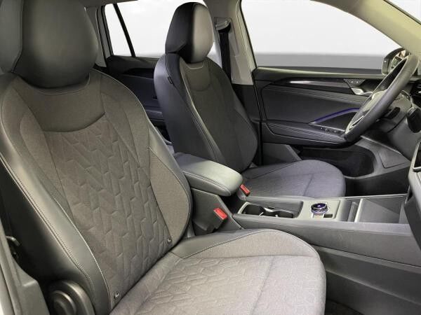 Volkswagen Tiguan 1.5 eTSI Life AHK LED LM 18" Navi PDC vo+hi ACC