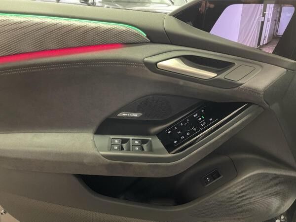 Audi A6 e-tron Avant performance AHK Matrix LM 20" B&O