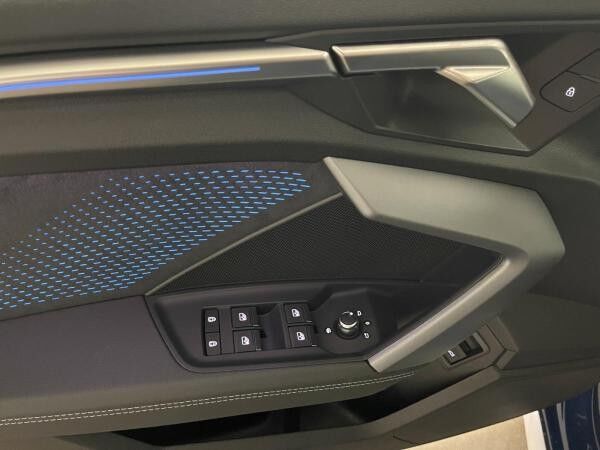 Audi S3 Lim. 2.0 TFSI Matrix-LED LM 19" Navi PDC vo+hi