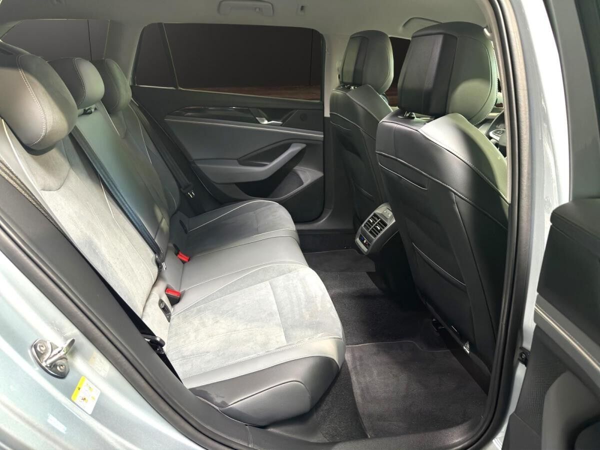 Volkswagen Passat Variant Business 2.0 TD*DCC*AreaViewI*DSG Volkswagen Passat Variant Business 2.0 TD*DCC*AreaViewI*DSG