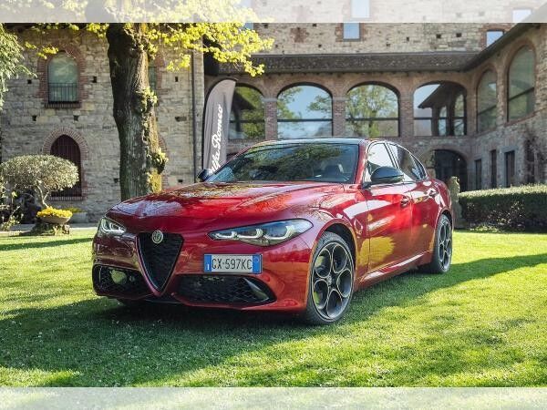 Alfa Romeo Giulia 2.0 Turbo 16V AT8-Q4 Intensa