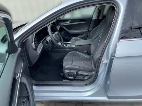 Volkswagen Passat Variant 1.5 TSI eHybrid 150 kW Business 🧑‍💼 ACC HUD RFK