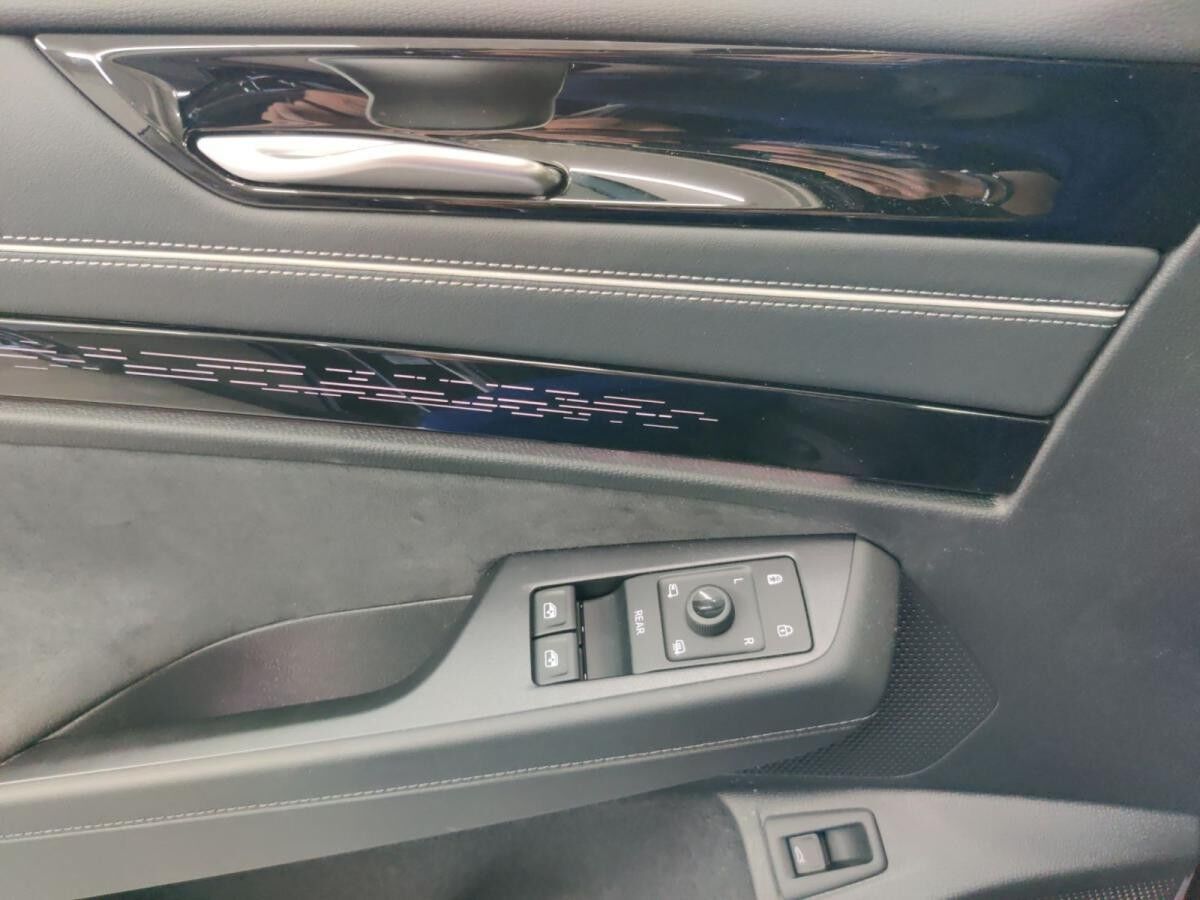 Volkswagen ID.7 Tourer Pro S h/AHK/Matrix/WäPu/01.30Garantie