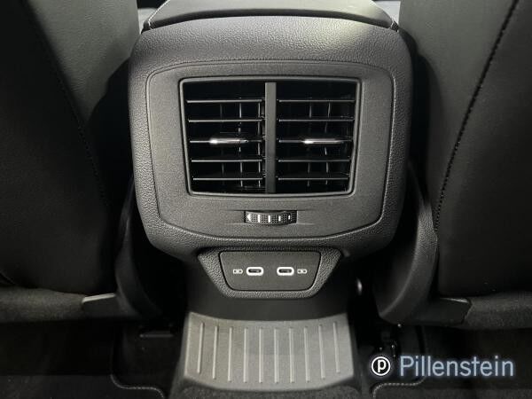 Volkswagen T-Roc TSI DSG R-LINE/BLACK BP+AHK+NAVI+IQ+EASY+18+