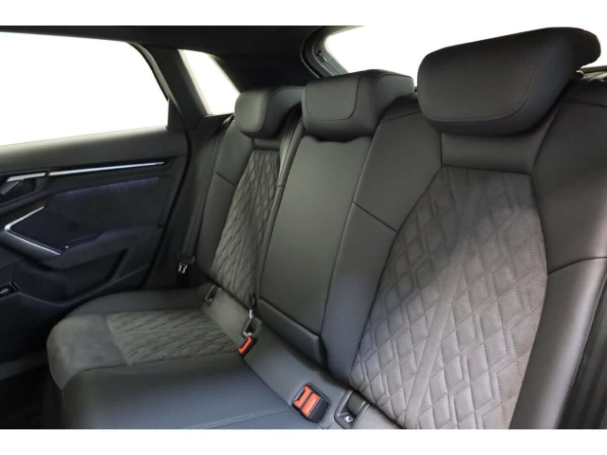 Audi RS3 Sportback TFSI quattro 280 km/h Individuallackierung