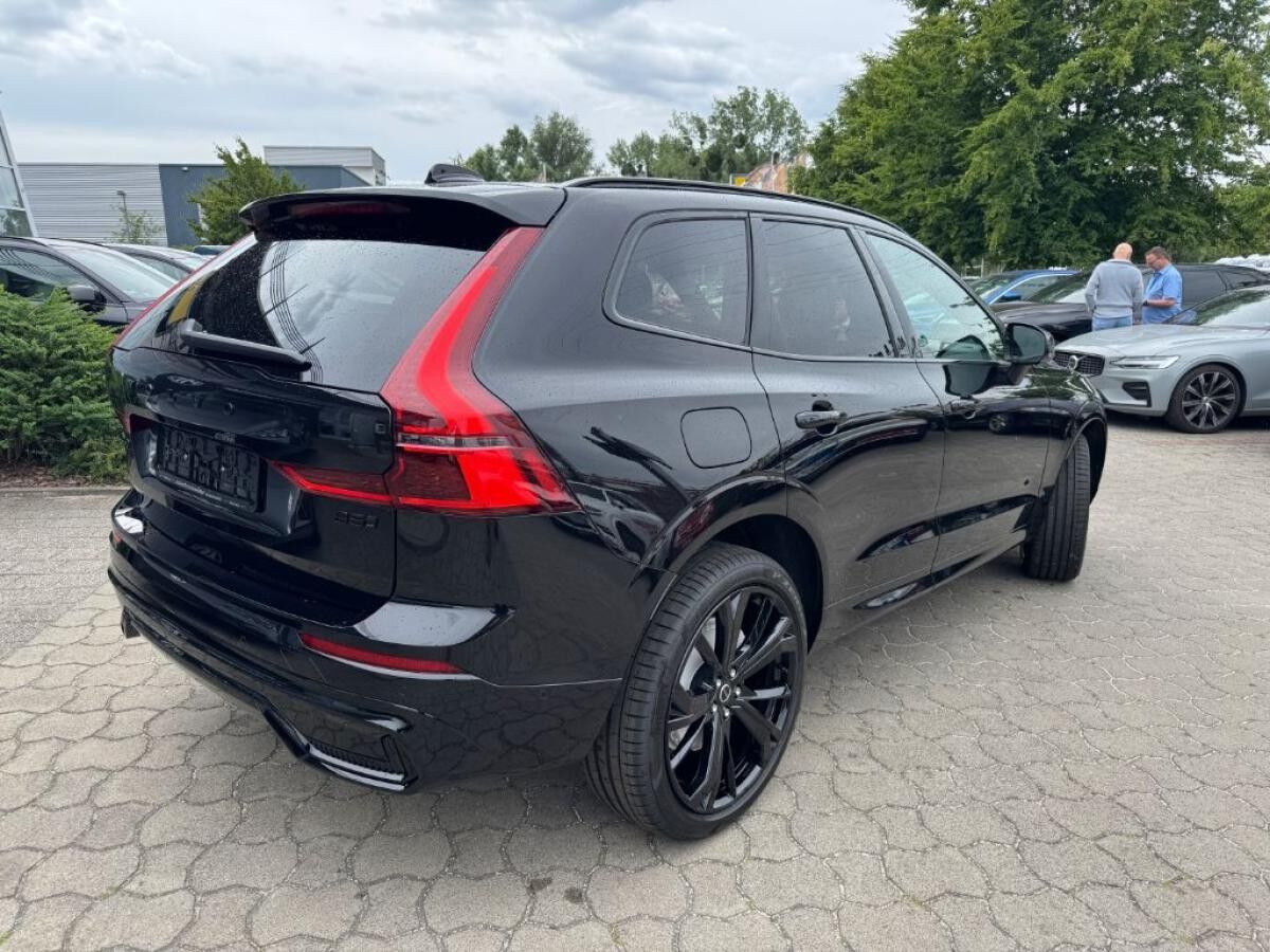 Volvo XC60 B5 B AWD Plus Black Edition+Pano+LichtPak