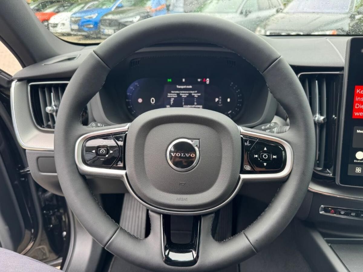 Volvo XC60 B5 B AWD Plus Black Edition+Pano+LichtPak