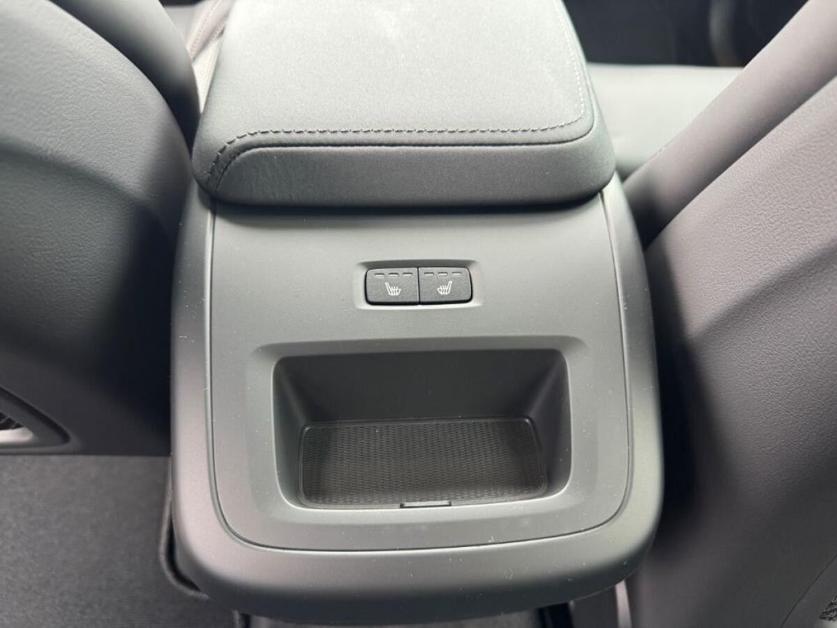 Volvo XC60 B5 B AWD Plus Black Edition+Pano+LichtPak