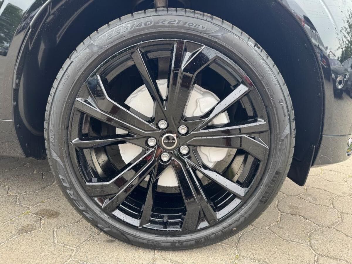 Volvo XC60 B5 B AWD Plus Black Edition+Pano+LichtPak