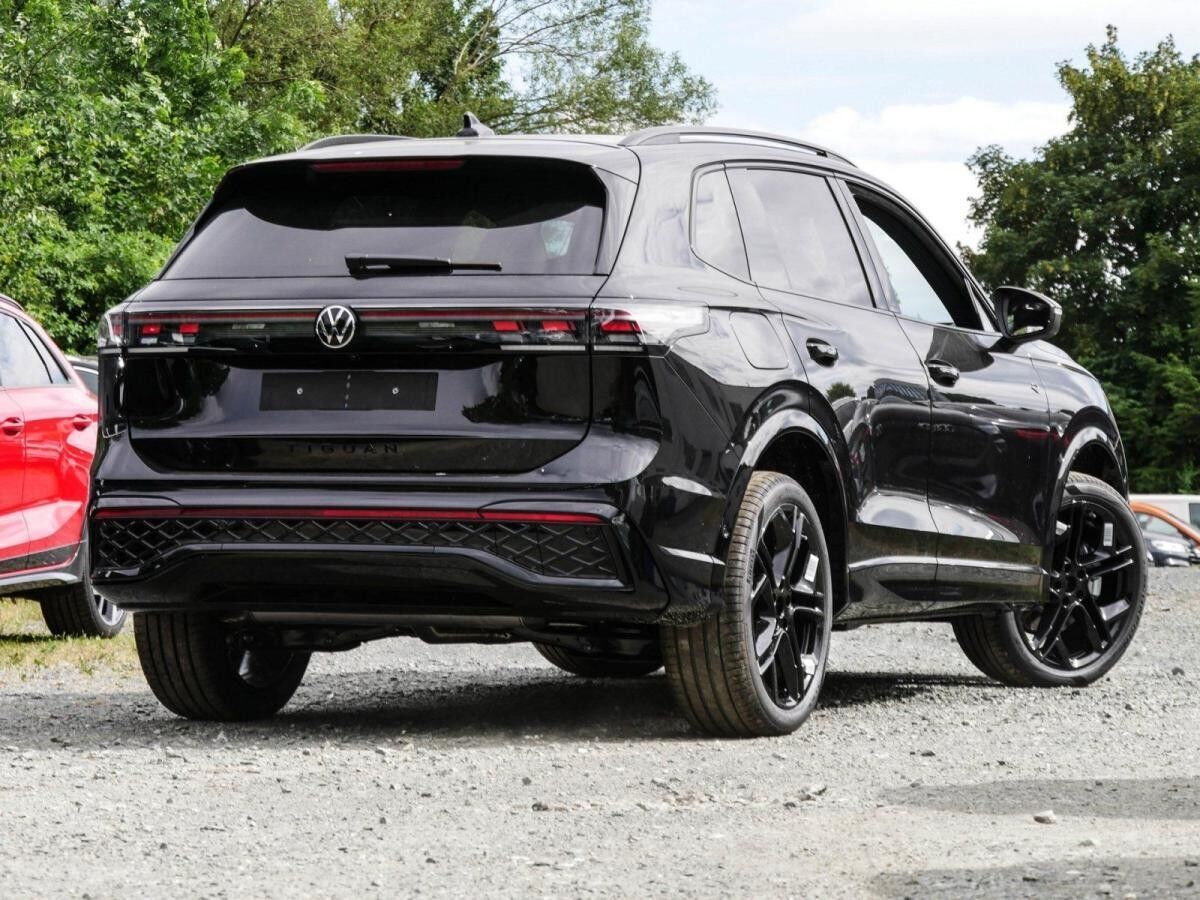 Volkswagen Tiguan R-Line 1,5 l eHybrid Pano,AHK,IQ,IQ-Drive Lagerwagen ! Volkswagen Tiguan R-Line 1,5 l eHybrid Pano,AHK,IQ,IQ-Drive Lagerwagen !