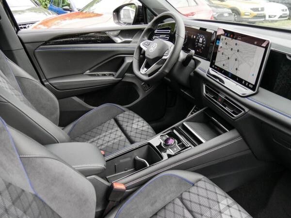 Volkswagen Tiguan R-Line 1,5 l eHybrid Pano,AHK,IQ,IQ-Drive Lagerwagen !