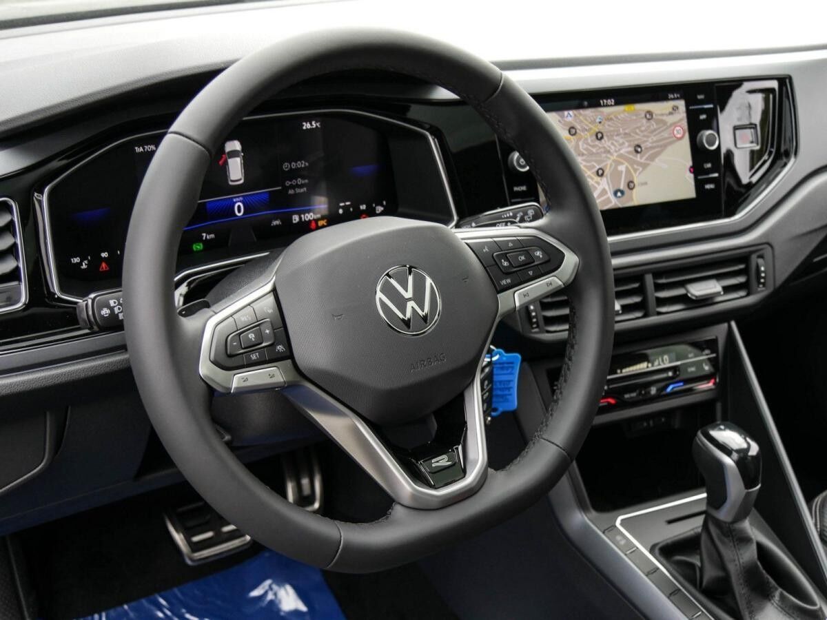 Volkswagen Taigo R-Line 1,5 l TSI DSG Pano,AHK,NAVI Lagerwagen !