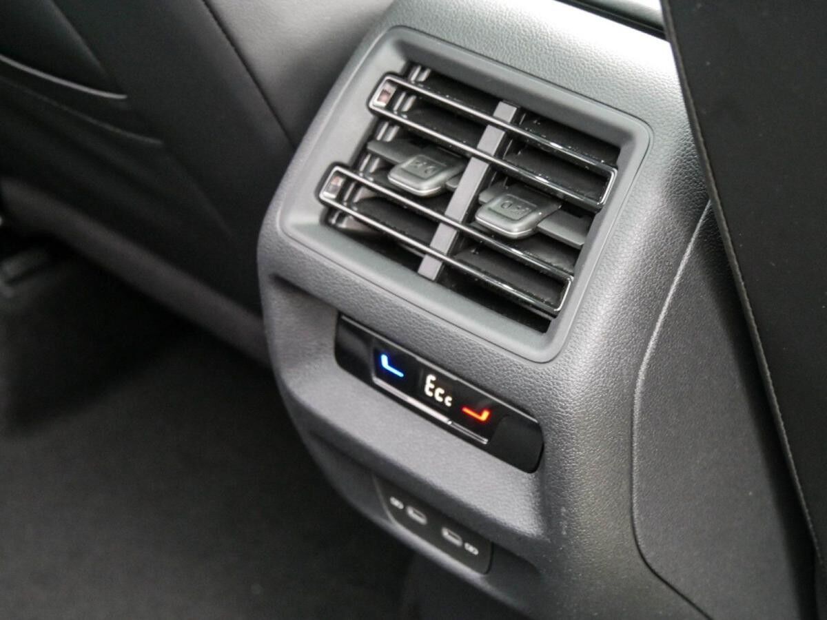 Volkswagen Tiguan R-Line 1,5 l eHybrid Pano,AHK,IQ,IQ-Drive Lagerwagen ! Volkswagen Tiguan R-Line 1,5 l eHybrid Pano,AHK,IQ,IQ-Drive Lagerwagen !