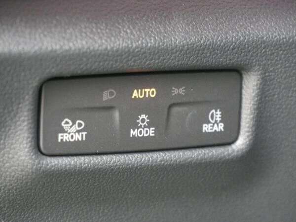 Volkswagen Tiguan R-Line 1,5 l eHybrid Pano,AHK,IQ,IQ-Drive Lagerwagen !
