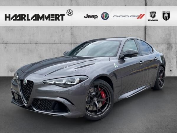 Alfa Romeo Giulia Quadrifoglio 2.9 V6 AKRAPOVIC+LEDER+PDC+KAMERA+CARPLAY