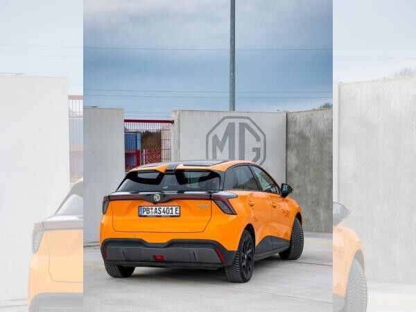 MG MG4 Luxury - Standard Range (51 KW)