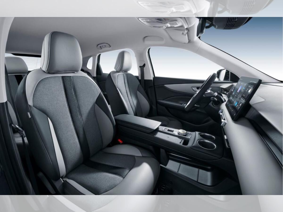 MG S5 EV Luxury Long Range 64kWh Metallic inkl. Voll-Ladung, Fussmatten, Verbandstasche