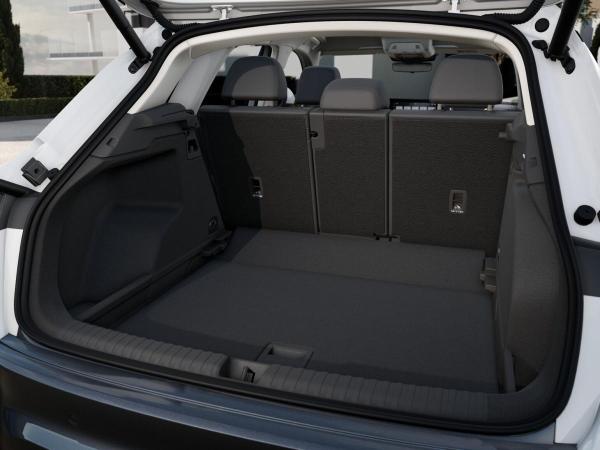 Audi Q3 SUV TFSI 110 kW S tronic Audi Q3 SUV TFSI 110 kW S tronic