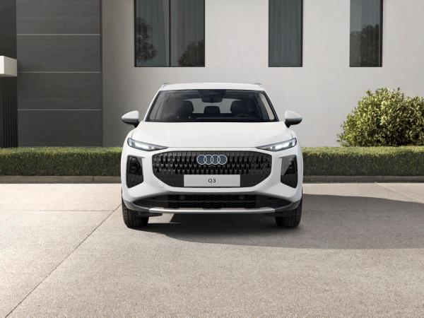 Audi Q3 SUV TFSI 110 kW S tronic Audi Q3 SUV TFSI 110 kW S tronic