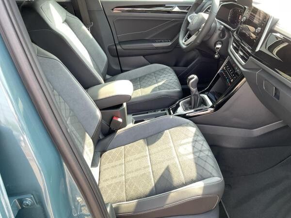 Volkswagen T-Roc R-Line 1.0 l TSI OPF ) 6-Gang