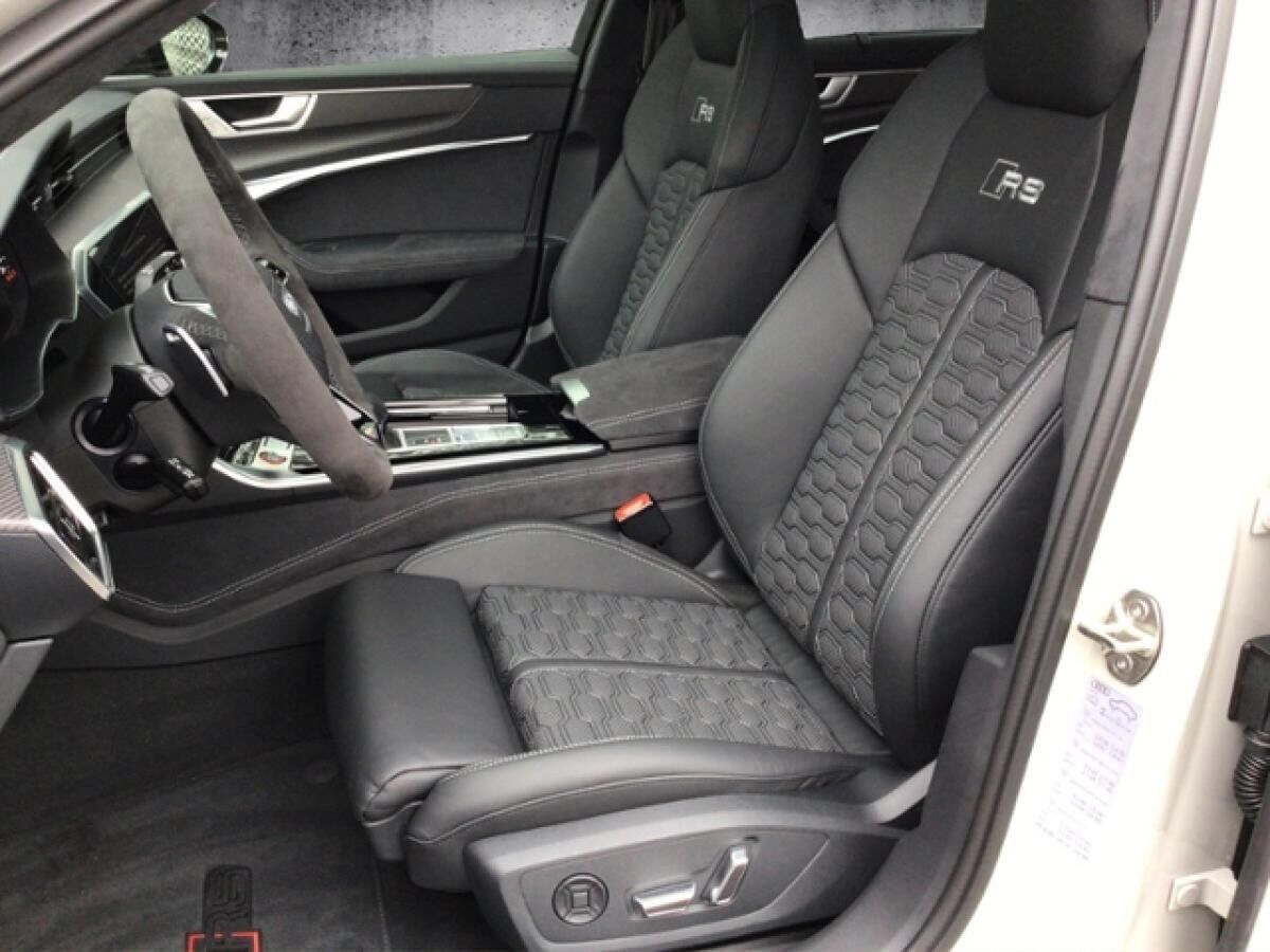 Audi RS6 Avant 4.0TFSI quattro Audi RS6 Avant 4.0TFSI quattro