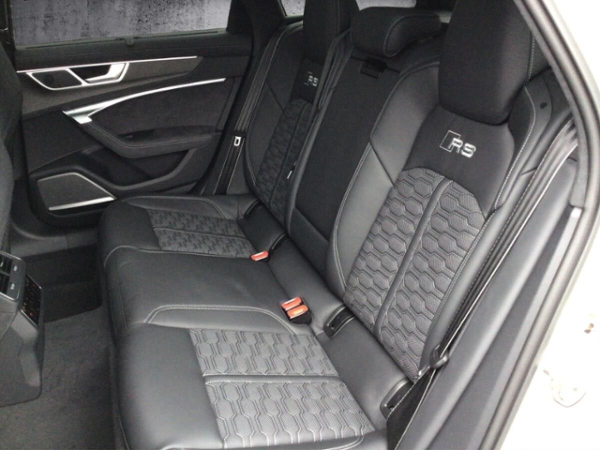 Audi RS6 Avant 4.0TFSI quattro Audi RS6 Avant 4.0TFSI quattro