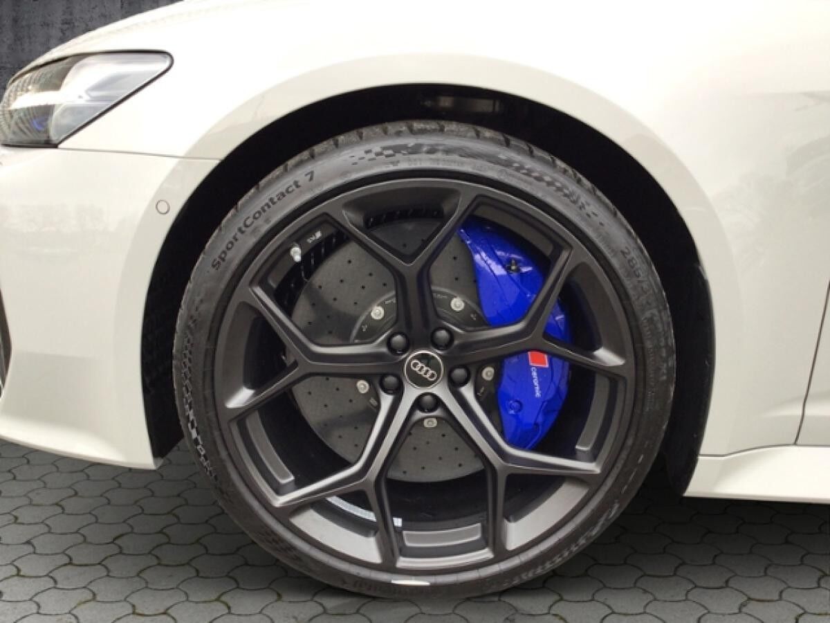 Audi RS6 Avant 4.0TFSI quattro Audi RS6 Avant 4.0TFSI quattro