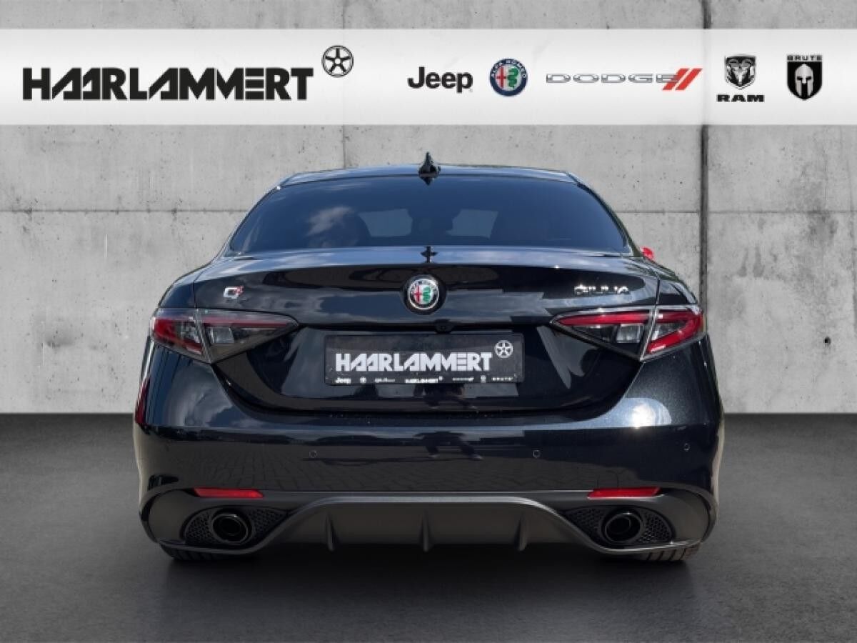 Alfa Romeo Giulia Veloce Q4 2.0 HARMAN/KARDON+PDC+KAMERA+CARPLAY