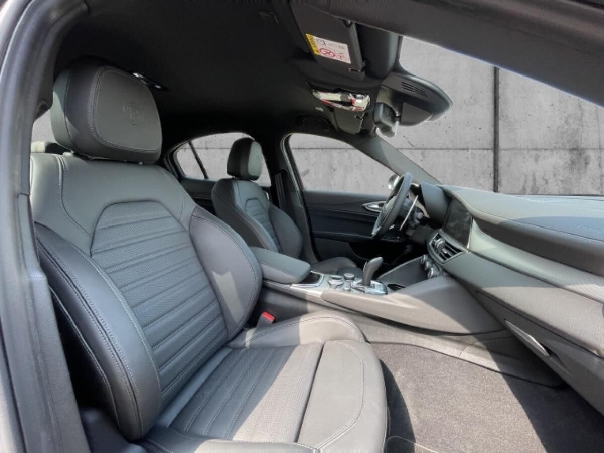 Alfa Romeo Giulia Veloce Q4 2.0 HARMAN/KARDON+PDC+KAMERA+CARPLAY