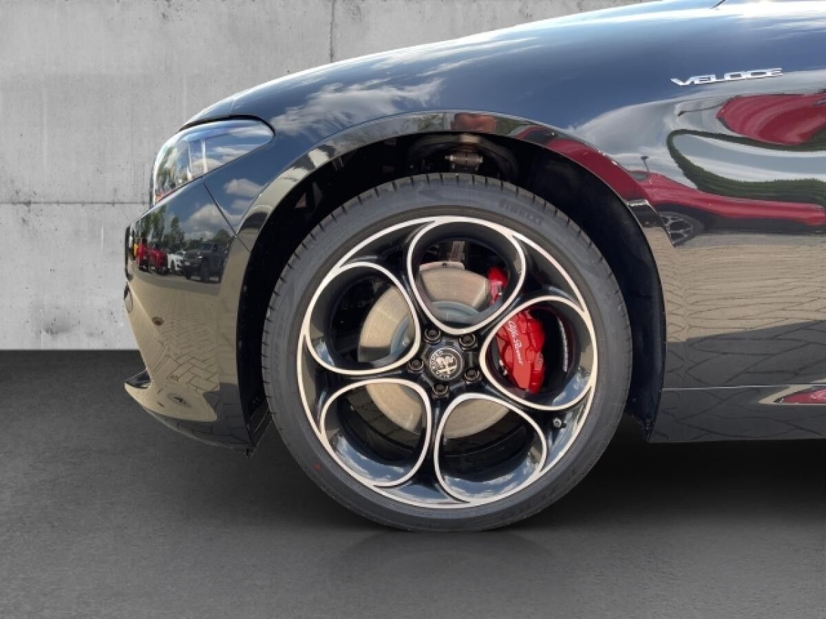 Alfa Romeo Giulia Veloce Q4 2.0 HARMAN/KARDON+PDC+KAMERA+CARPLAY