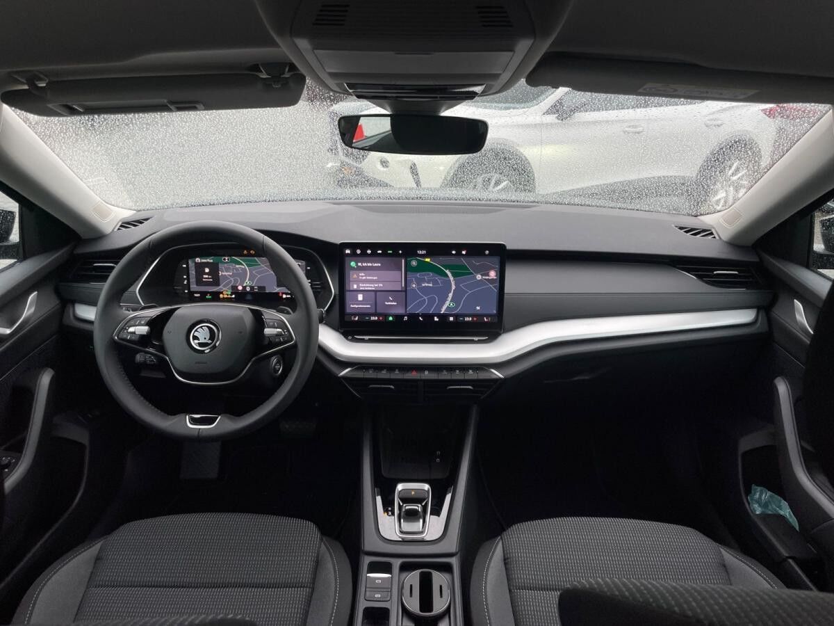 Skoda Octavia Combi Selection*1.5TSI*DSG*NAVI*MATRIX*