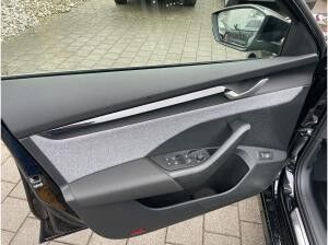 Skoda Octavia Combi TOUR*2.0TDI*DSG*NAVI*360°KAM*AHK*