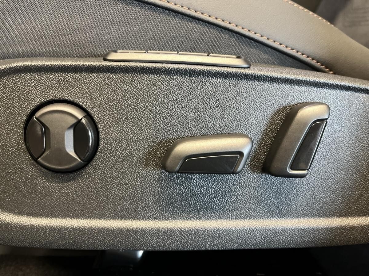 Cupra Leon Sportstourer VZ 2.0 TSI 7-Gang DSG 4DRIVE MATRIX-LED.PANO.AHK.19 ALU!