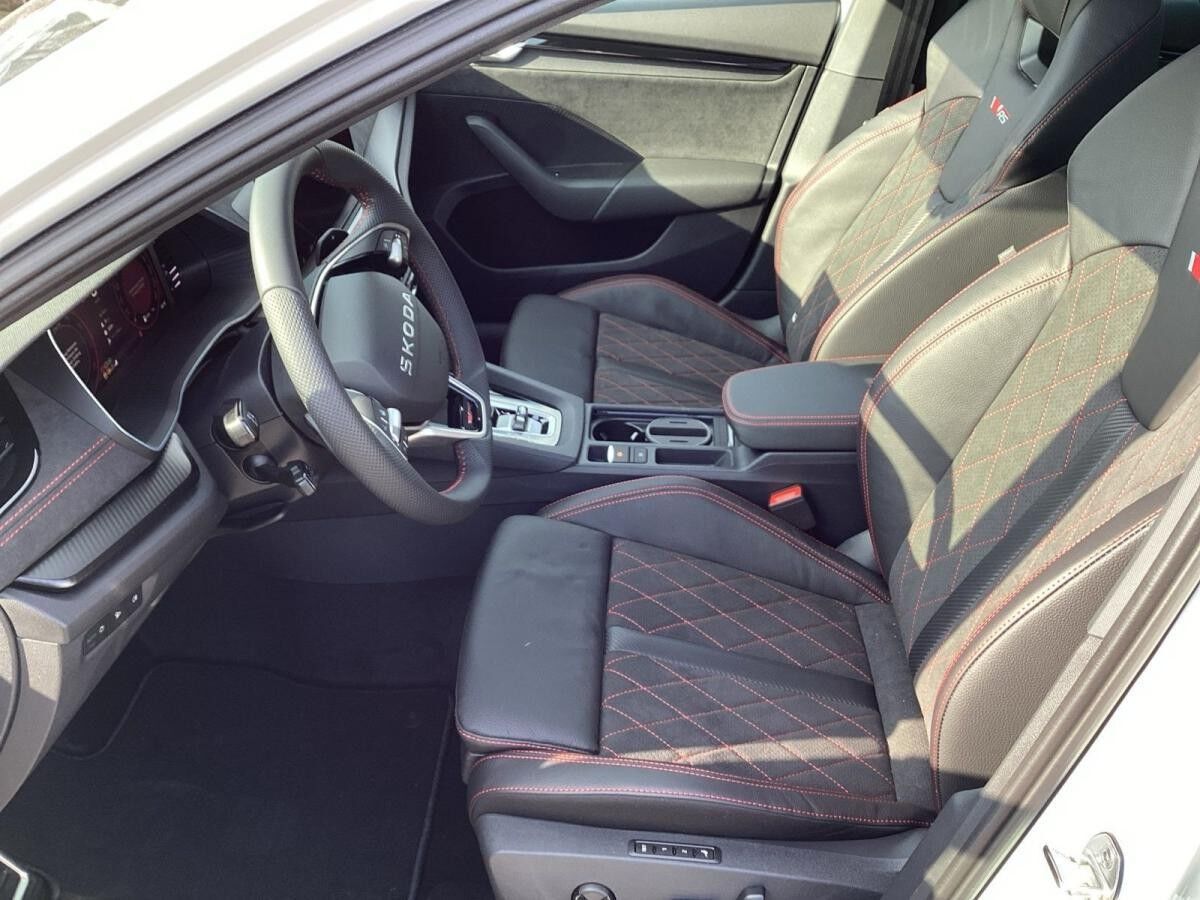 Skoda Octavia C.RS*2.0TSI*DSG*NAVI*MATRIX-LED*AHK*PANO