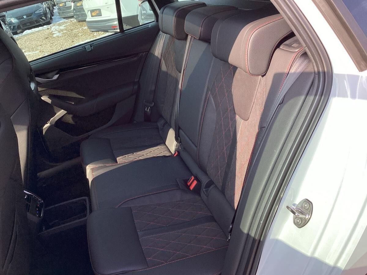 Skoda Octavia C.RS*2.0TSI*DSG*NAVI*MATRIX-LED*AHK*PANO