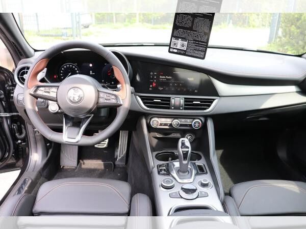 Alfa Romeo Giulia Intensa VOLLAUSSTATTUNG. **SOFORT VERFÜGBAR**SOMMERAKTION