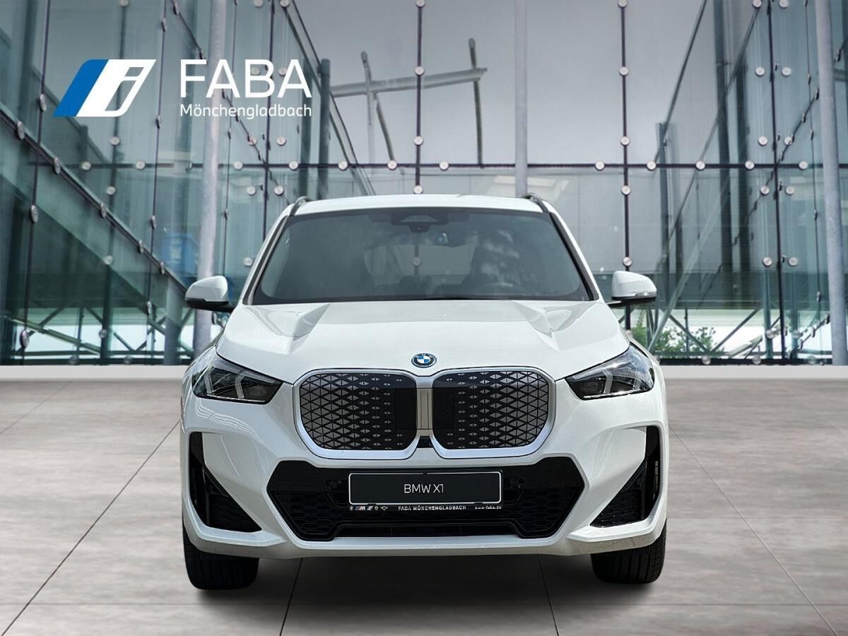 BMW iX1 eDrive20 M Sportpaket Head-Up HK HiFi DAB