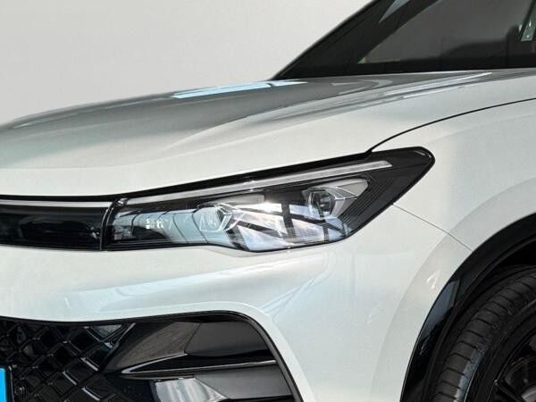 Volkswagen Tiguan R-Line 2,0 TDI DSG 4M*Nav*StHzg*AHK*Kam*Matrix*